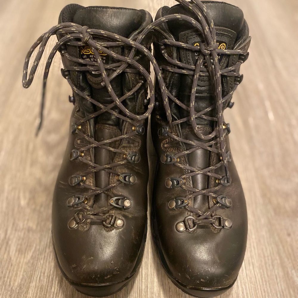 Ladies 10 Asolo hiking boots